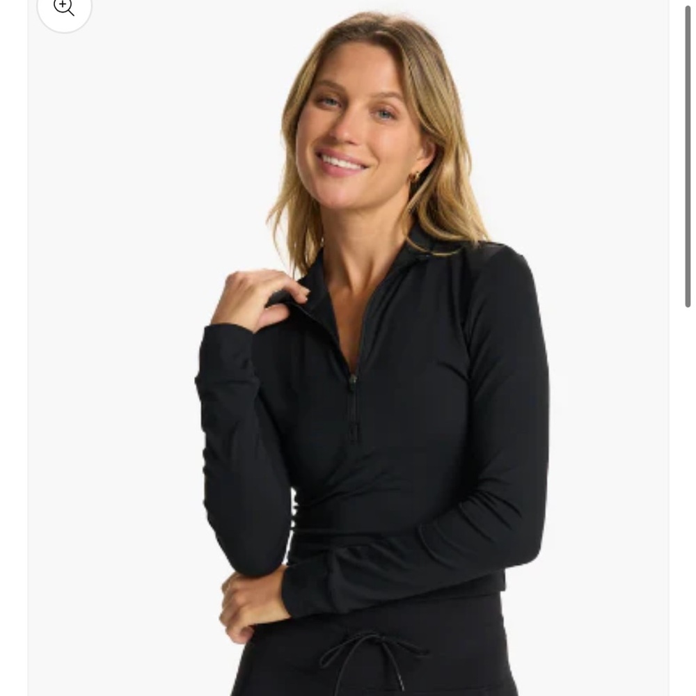 Vuroi women’s half-zip size large, black, new with tags